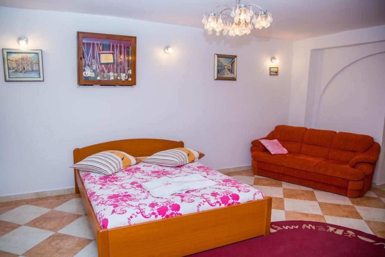 Guest house Jeljenic 3*